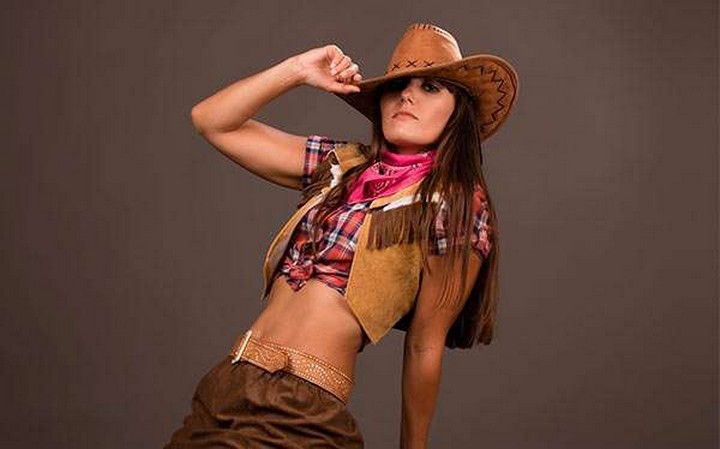 DIY Cowgirl Costume