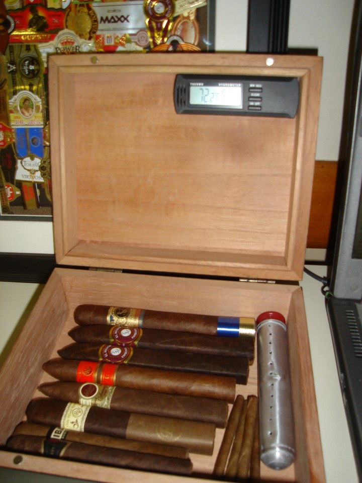 Cigar Tube Humidifier