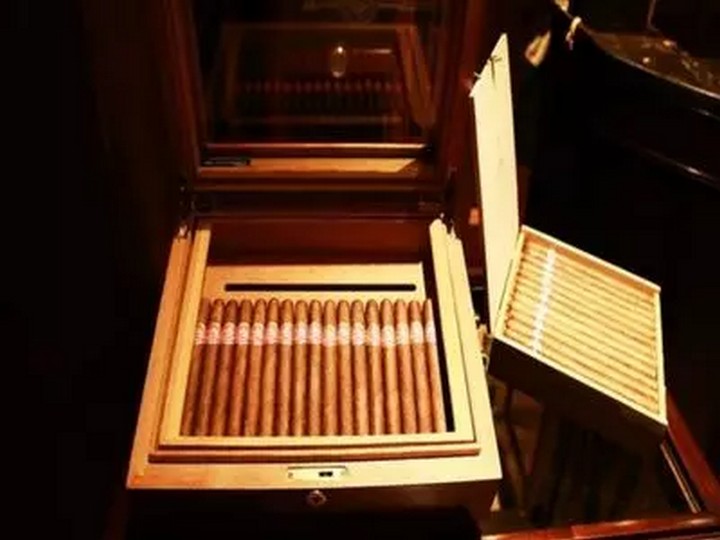 How To Make A Cigar Humidor Container Method