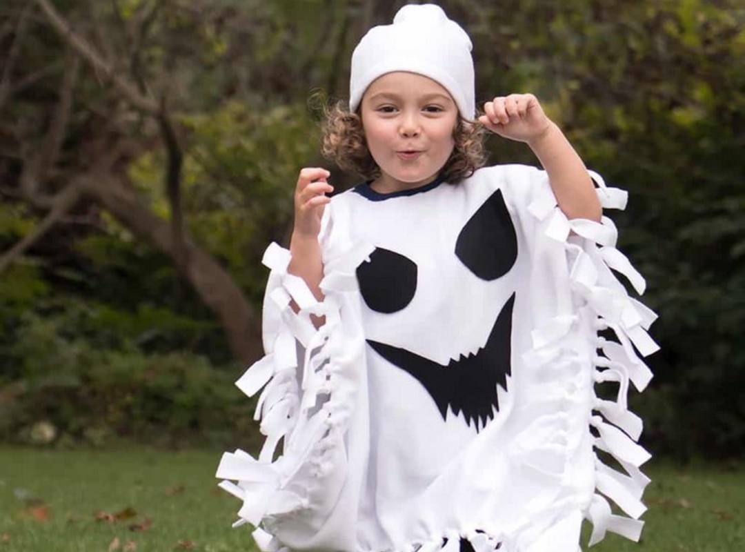 16 Diy Ghost Costume Ideas For Fun Spookiness