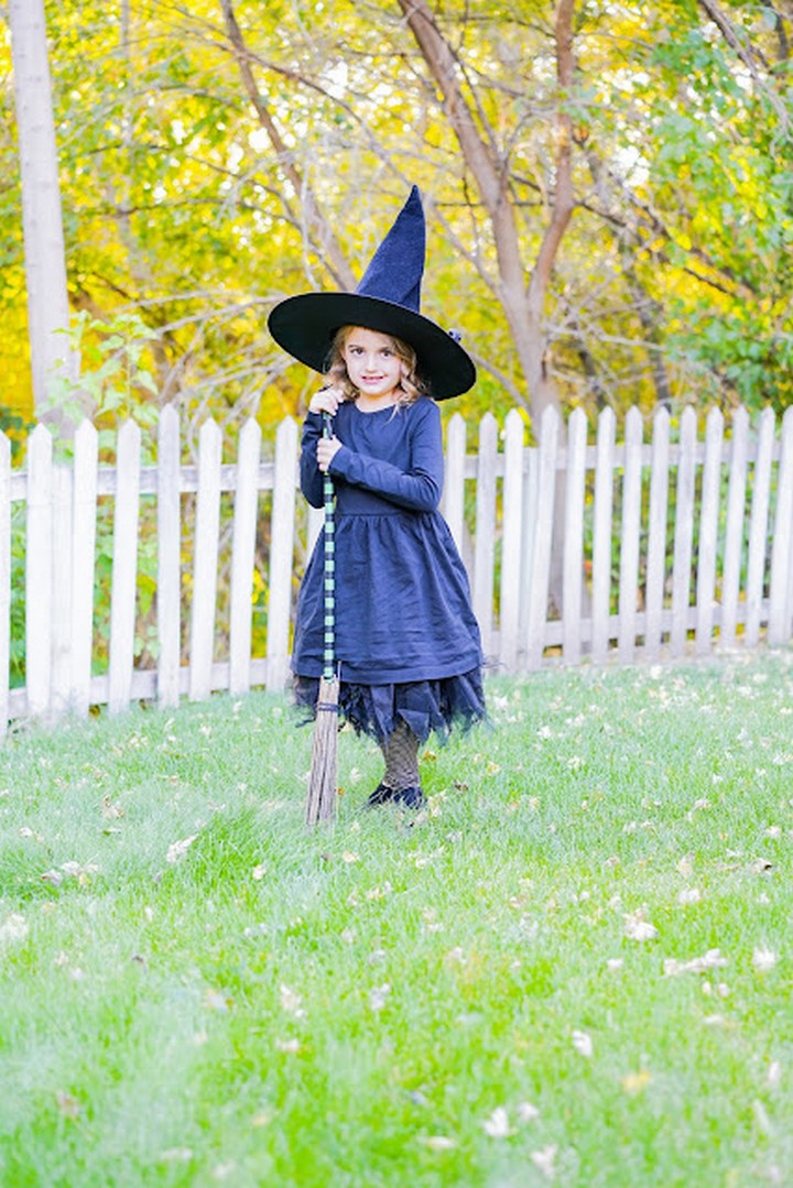 DIY No-sew Witch Costume