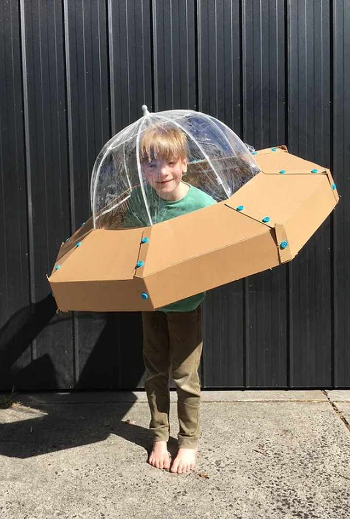DIY Cardboard Spaceship