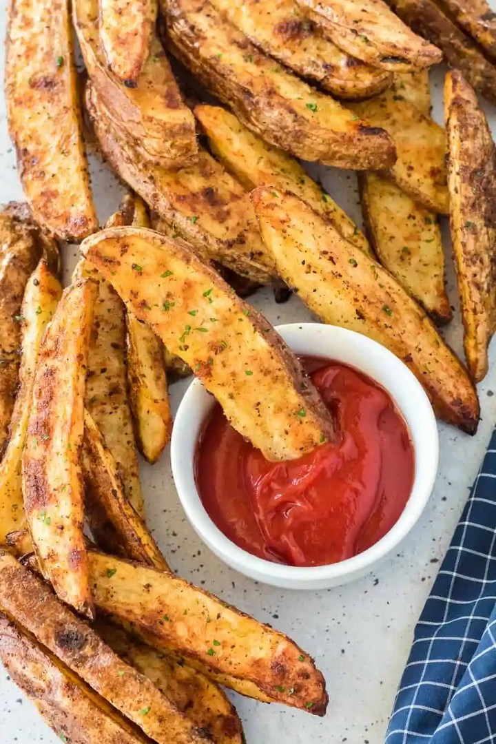 Golden Crispy Baked Potato Wedges