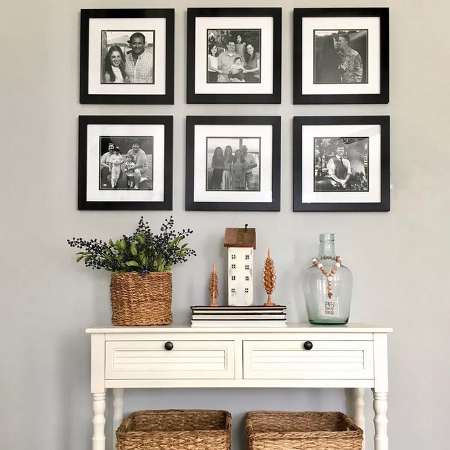 Greet Friends With Family Photos