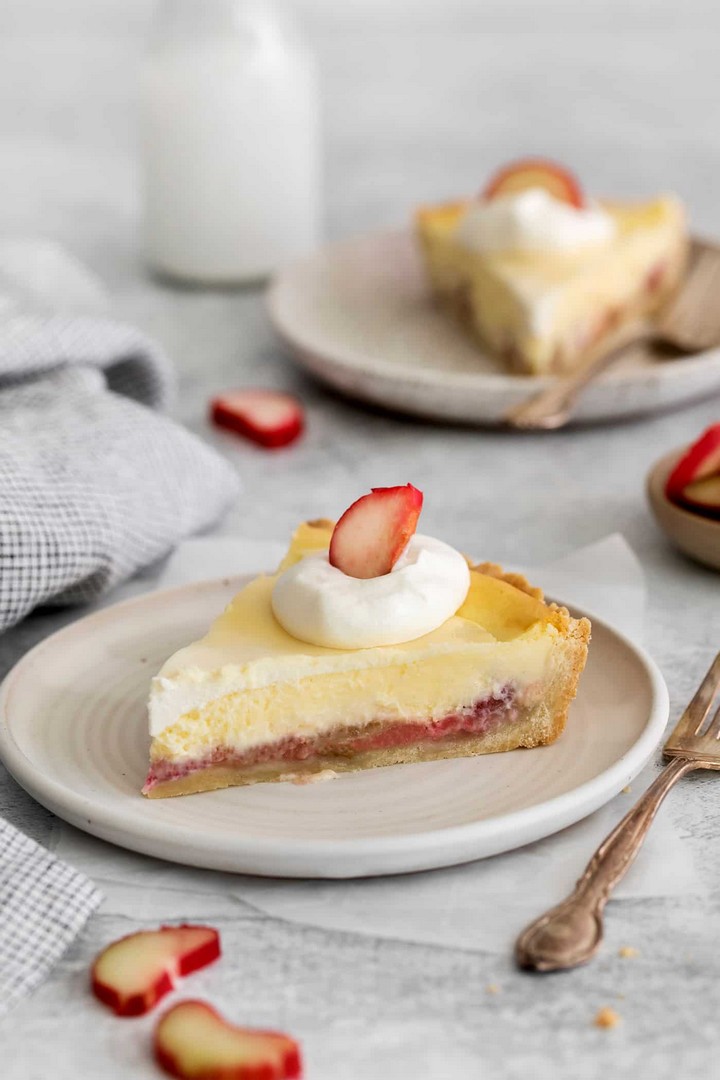 Rhubarb Cheesecake Pie