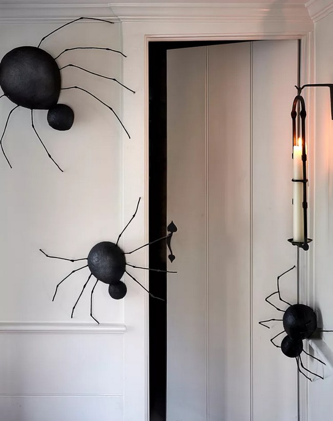 DIY Papier Mâché Spider Decoration