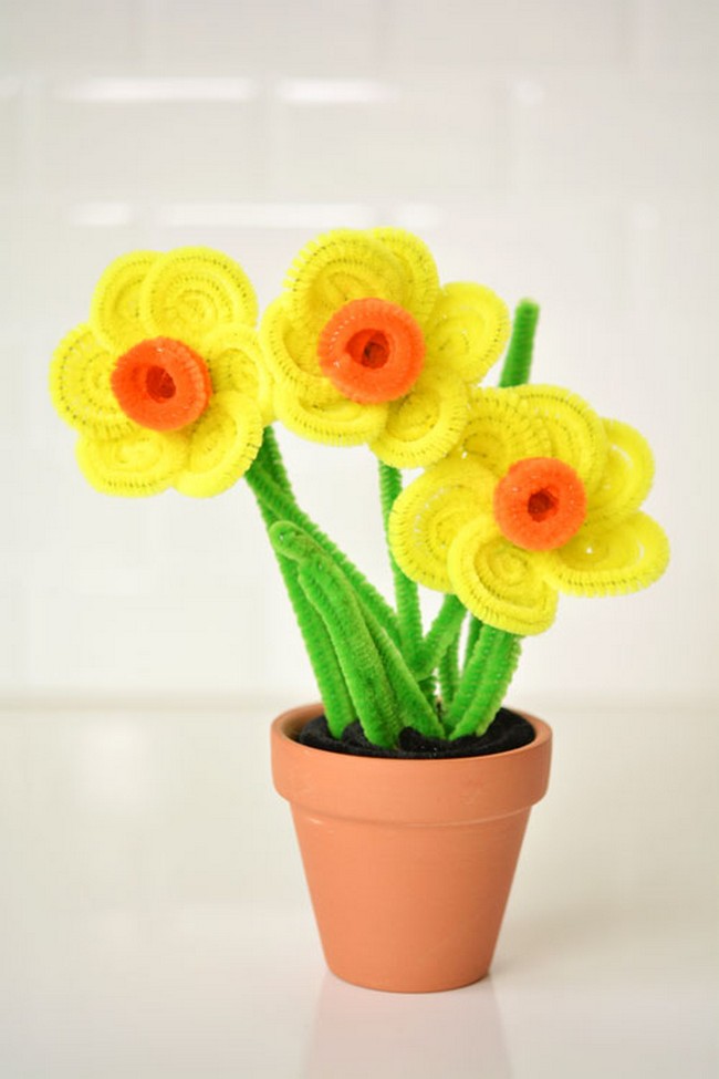 Easy Pipe Cleaner Daffodils And Tulips