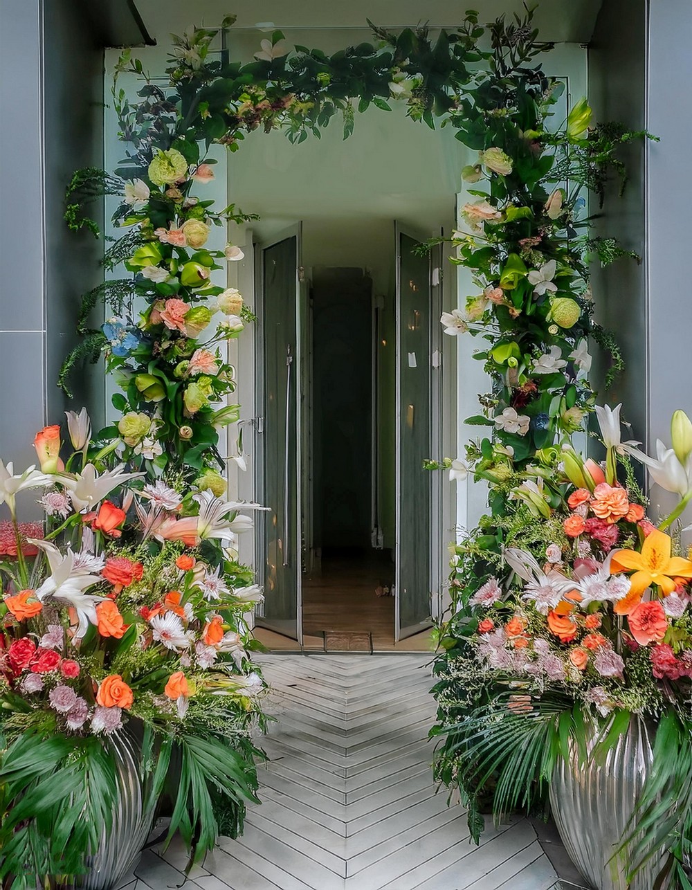 Arched Garden Entryway Decor