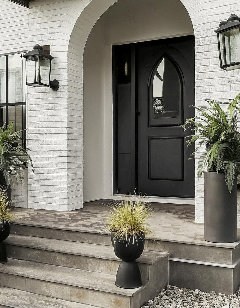 Minimal Outdoor Entryway